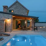 Lovely Home In Glavina Donja Casa de Férias Donja Glavina