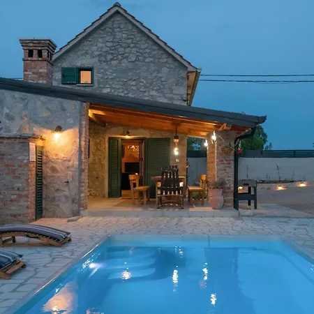In Glavina Donja With Kitchen Holiday home Donja Glavina