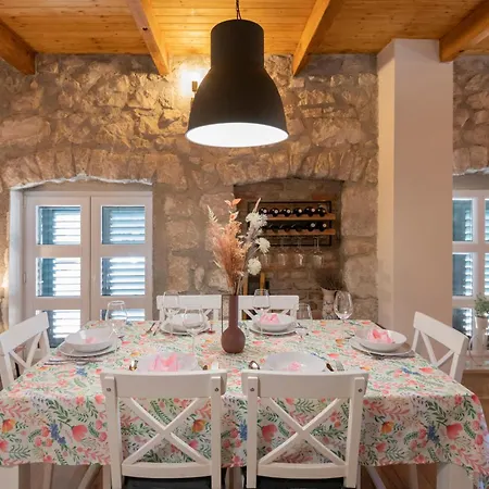In Glavina Donja With Kitchen Holiday home Donja Glavina