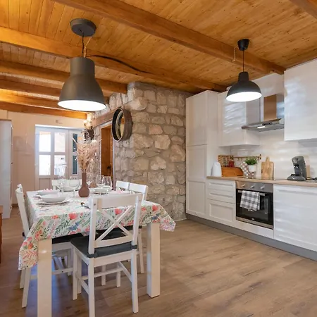 In Glavina Donja With Kitchen